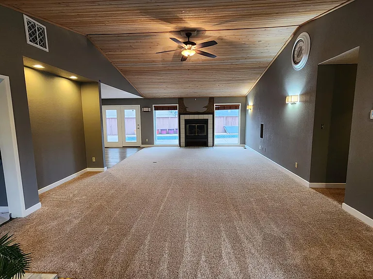 1615 NW Olmar Dr — Photo 3