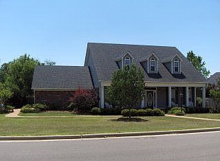 160 Peyton Circle, South Oaks Subdivision