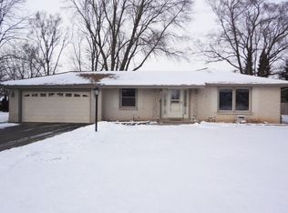S76W14180 McShane Dr, Muskego, WI 53150