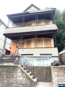 162 Fulton St, Paterson, NJ, 07501