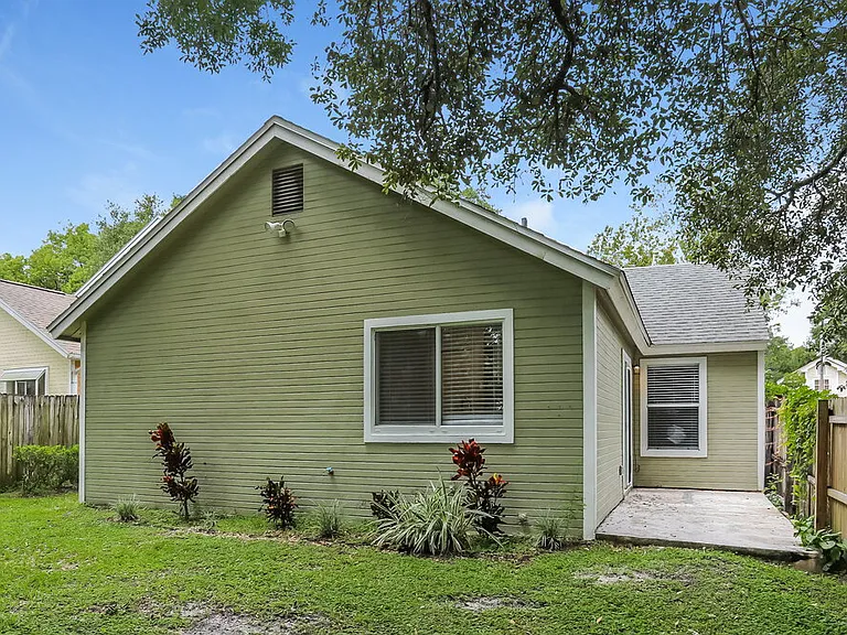 1833 Iroquois Dr — Photo 15