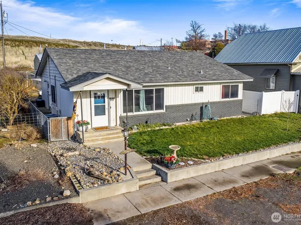 312 W 3rd Street, Lind, WA 99341