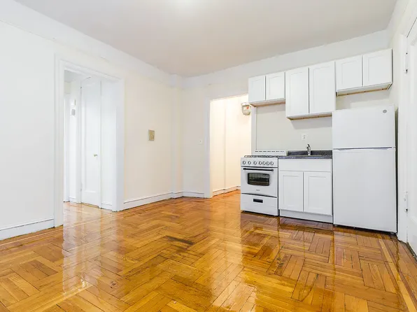 20 Seaman Avenue image 1 of 4