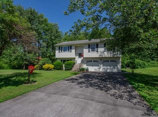 24 Plank Rd, Waterford, NY 12188