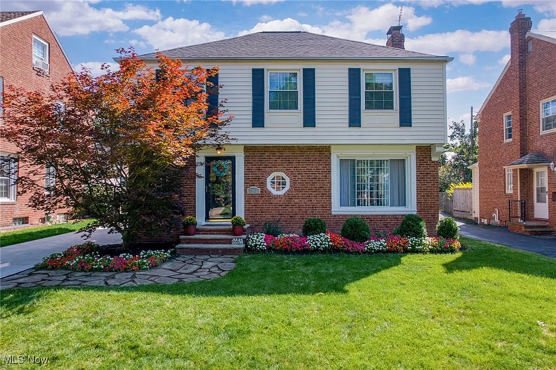 2363 Lalemant Rd photo 1