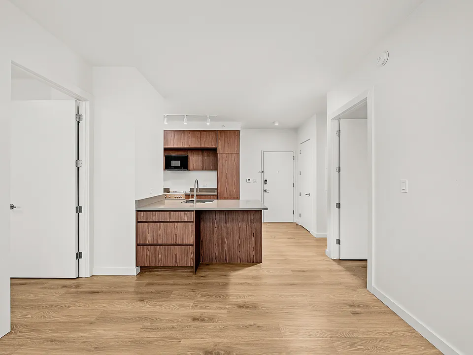 40 Bruckner Blvd #306