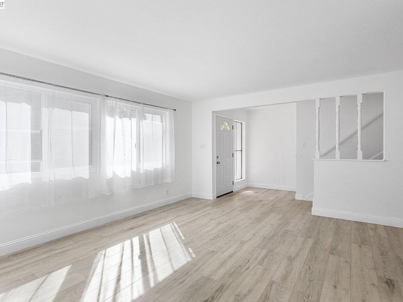 3rd image of 1387 Del Rio Cir Unit B