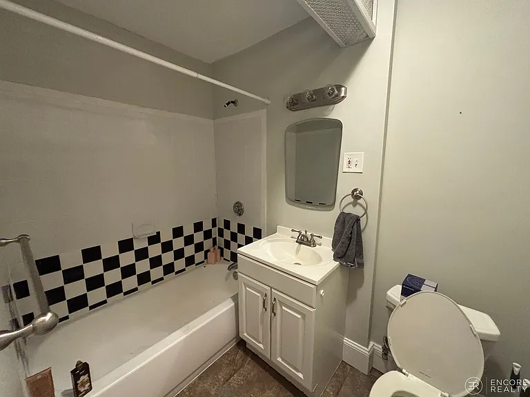 360 Tappan St #R — Photo 6