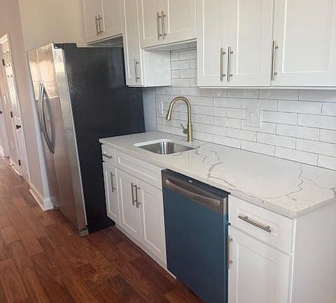 4th image of 223 N Milton Ave