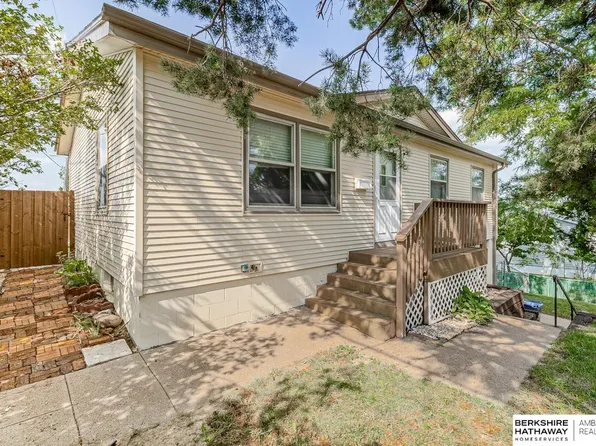 1210 Sunny Ln, Bellevue, NE 68005