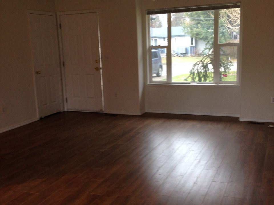 New Laminate in Living /Dining