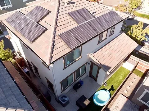 339 Emory Ct — Photo 2