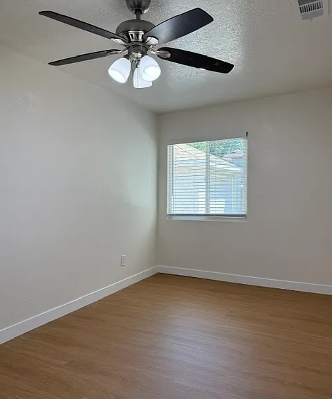 9245 Mills Ave — Photo 19