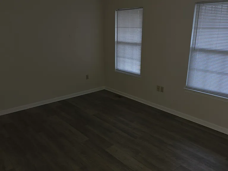 145 Charles Cir — Photo 9