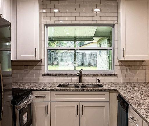 3rd image of 638 Tumblebrook Dr