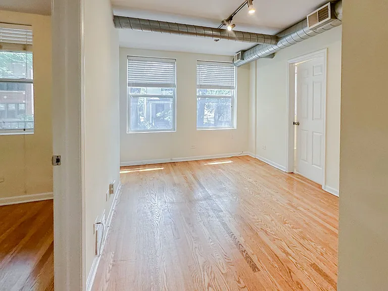2520 W. Leland — Photo 19