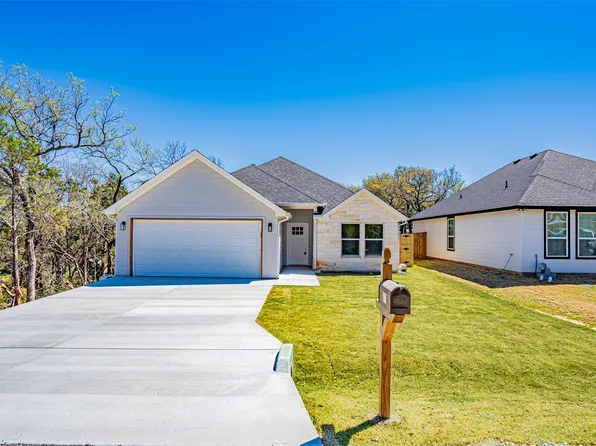 911 Devils River Dr, Granbury, TX 76048