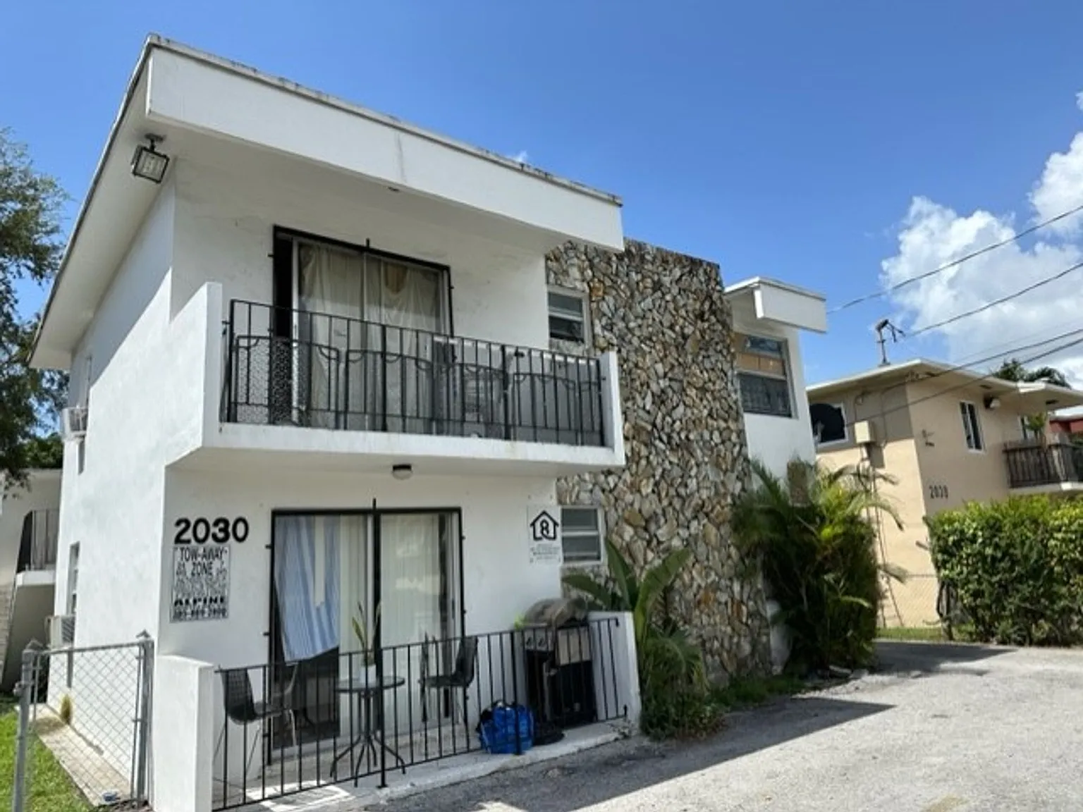 2 Bed/ 1 Bath in Little Havana — Photo 1
