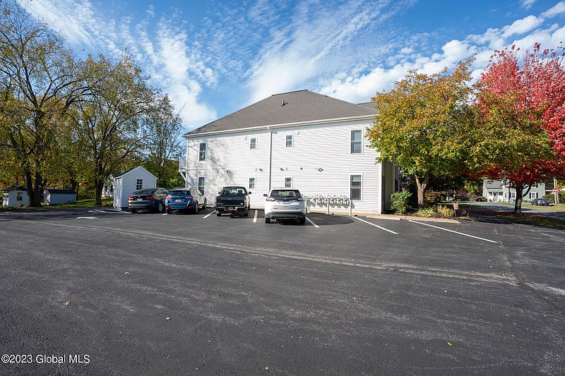 4th image of 80 Maple Avenue APT B