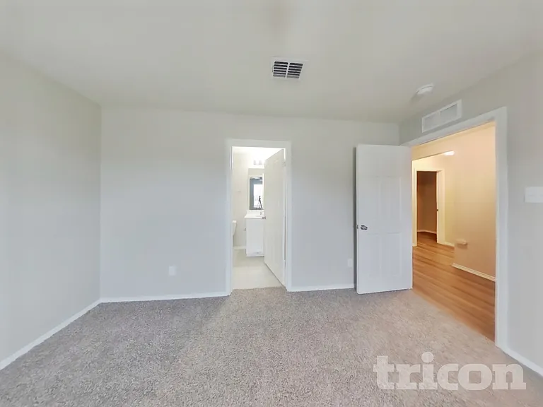 1023 Spofford Dr — Photo 6