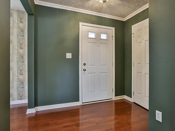 2nd image of 6001 Edgemont Way