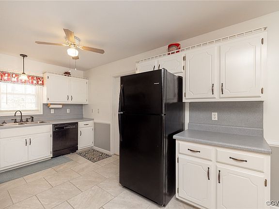 5th image of 3378 Juanita Ln
