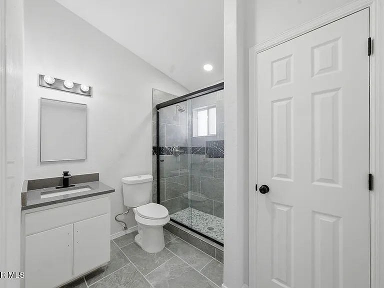 821 Los Lagos Way #B — Photo 21
