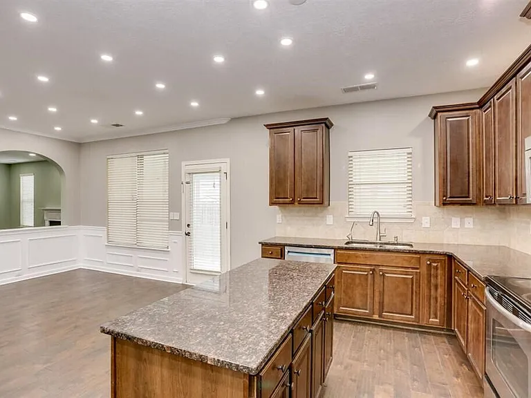 3013 Burgess St — Photo 8