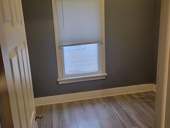 4th image of 3928 Elm St Unit 2