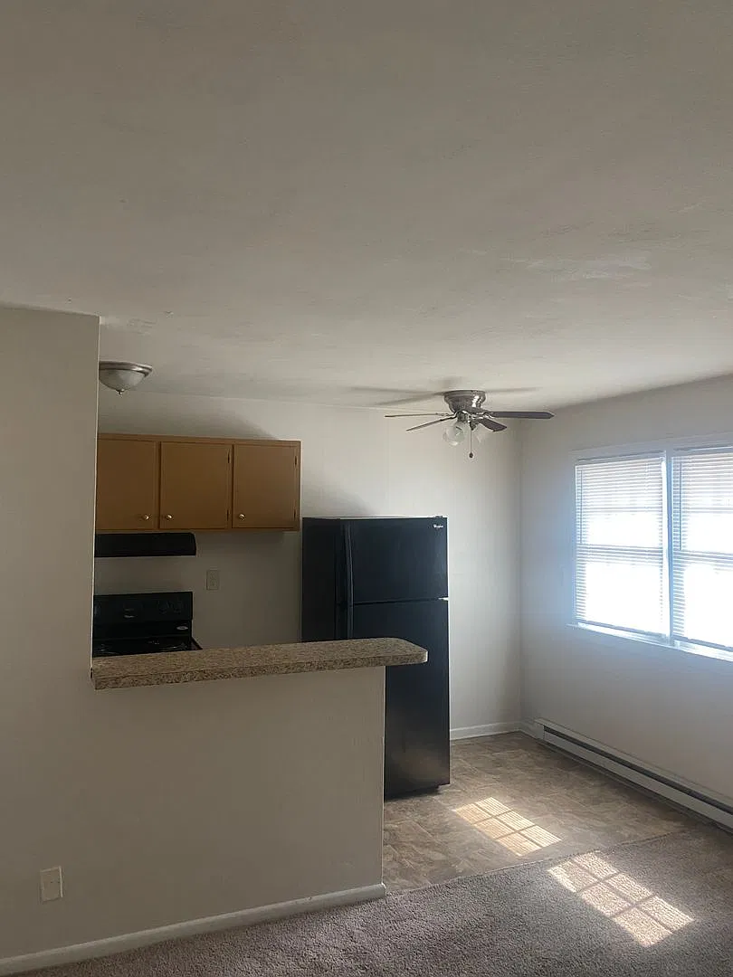 350 Fort Worth Ave — Photo 2