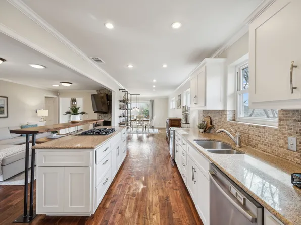 10125 Lanshire Dr, Dallas, TX 75238