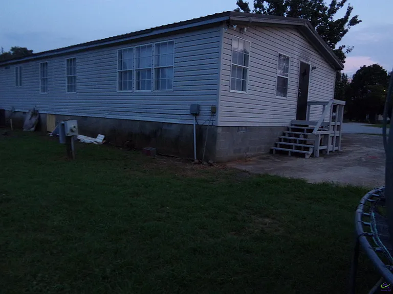 110 Brighton Dr — Photo 4
