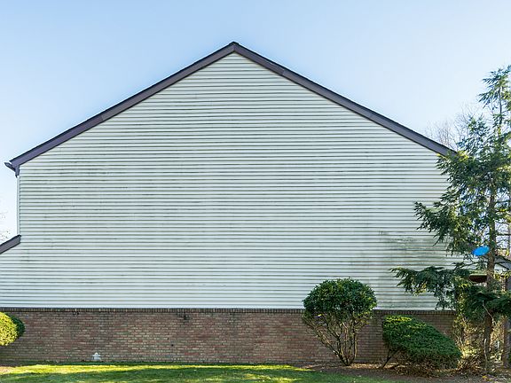 4th image of 1116 Staghorn Dr