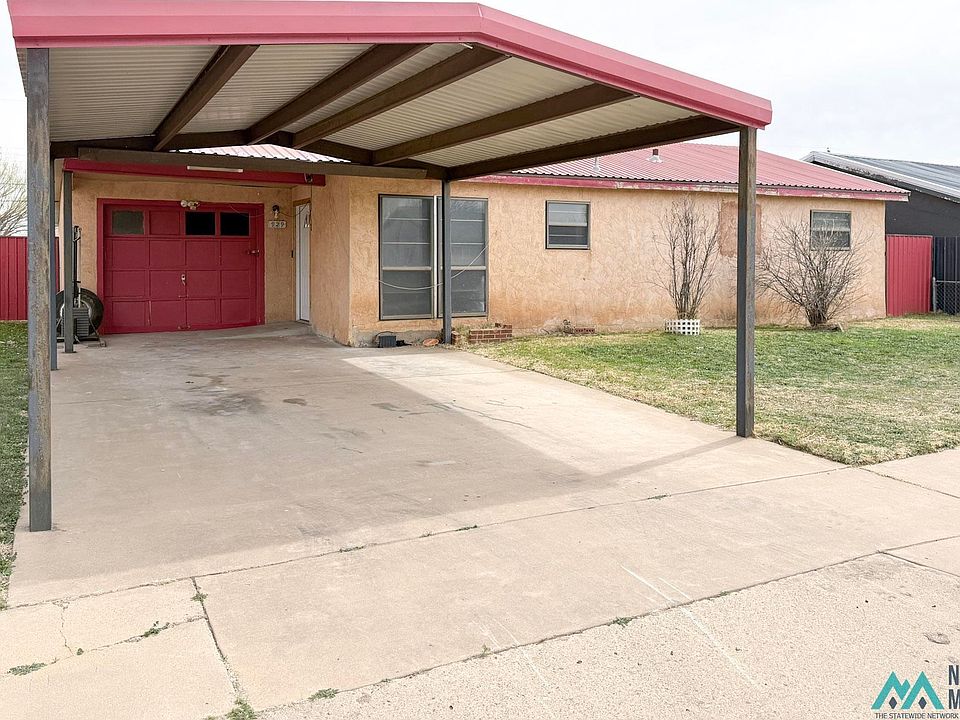 1st image of 929 Pecos St