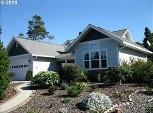 1041 Royal Saint George Dr, Florence, OR 97439
