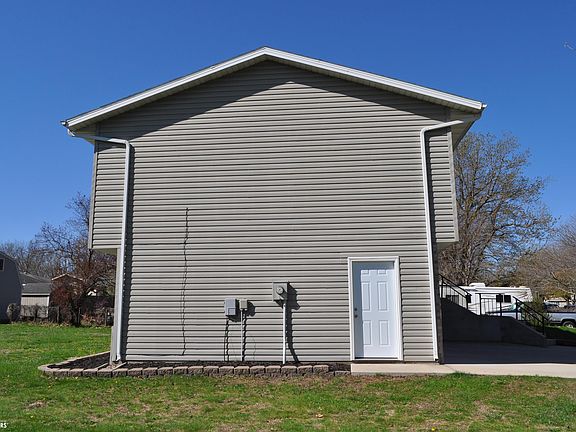 4th image of 215 W Randall Rd