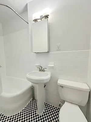 Rented by City Connections Realty | media 5