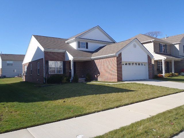 2nd image of 741 Lemay St