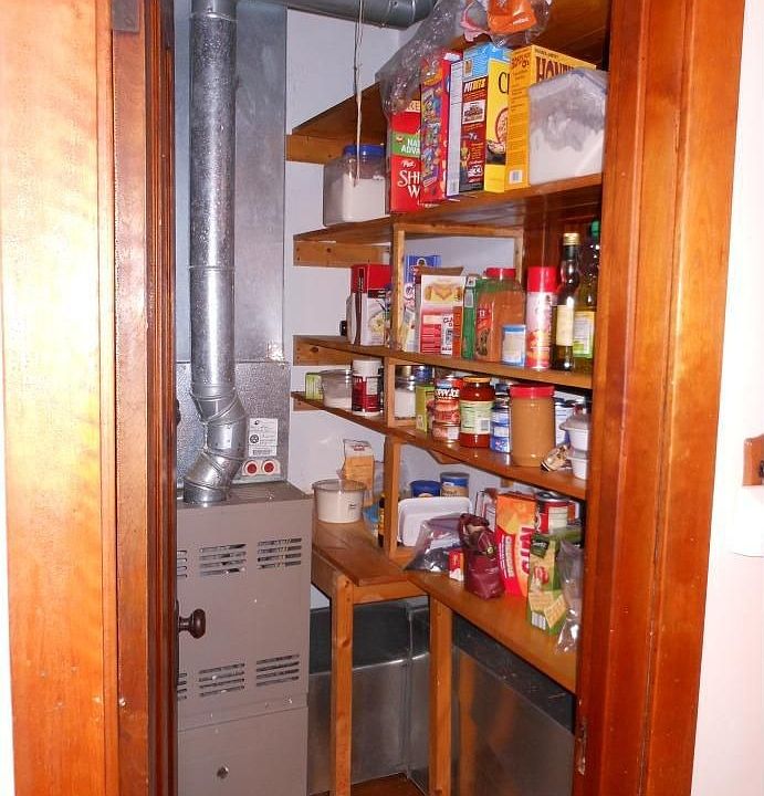 1st image of 2740 W Leland Ave
