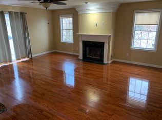 408 Regency Ln, Abington, MA 02351