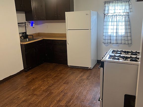 4th image of 800 Hutchinson St
