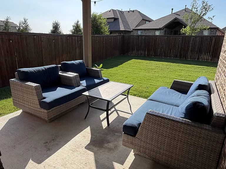 2504 Melrose Dr — Photo 36