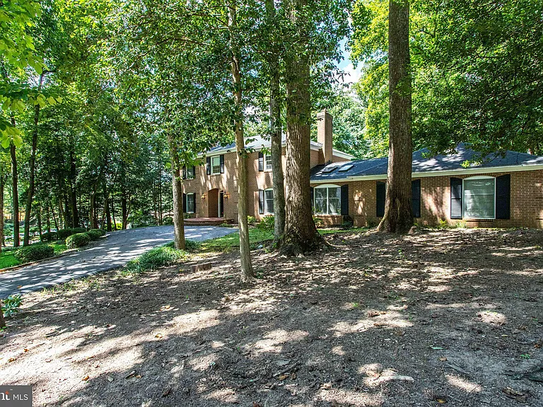 8500 Brook Rd — Photo 48