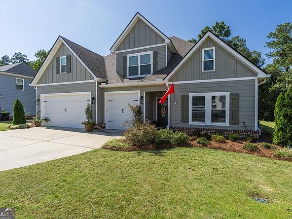 3rd image of 620 Whispering Pines Dr
