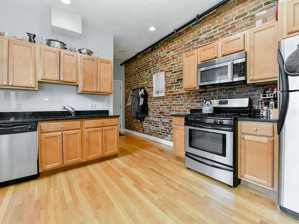 158 Cottage St #4R
