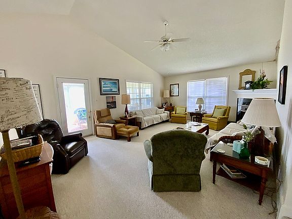 Family room with corner FB