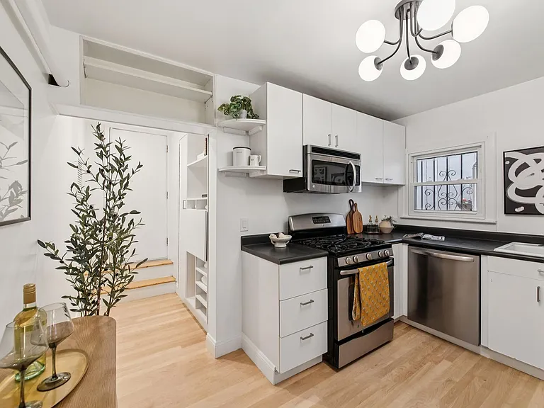 2051 Scott St #101 — Photo 13