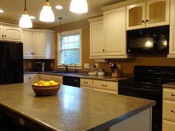2nd image of 232 Saddle Brook Ct