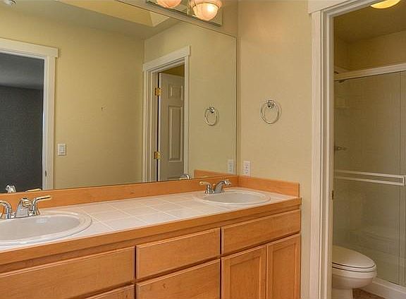 Master bathroom W/ double vanity
