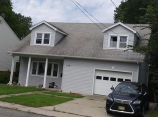 103 Hoefleys Ln, Leonia, NJ 07605